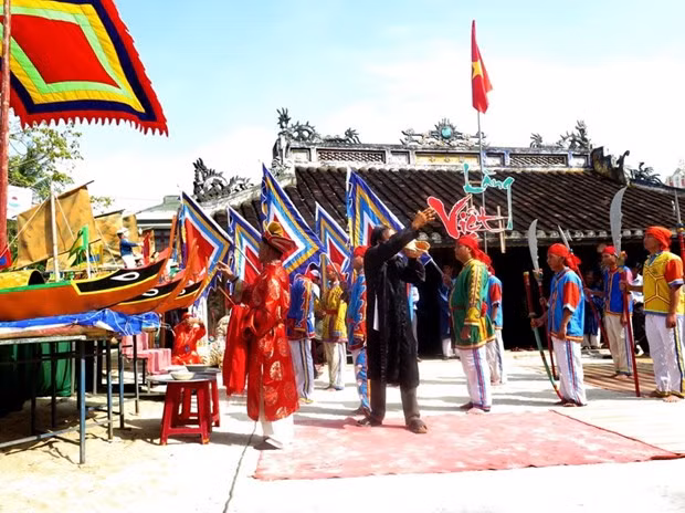 Rinden tributo a milicianos de Hoang Sa en Vietnam ảnh 1