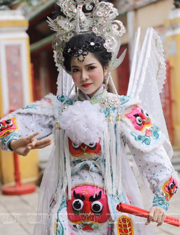 Promueven en Vietnam la preservación del arte del hat boi ảnh 2