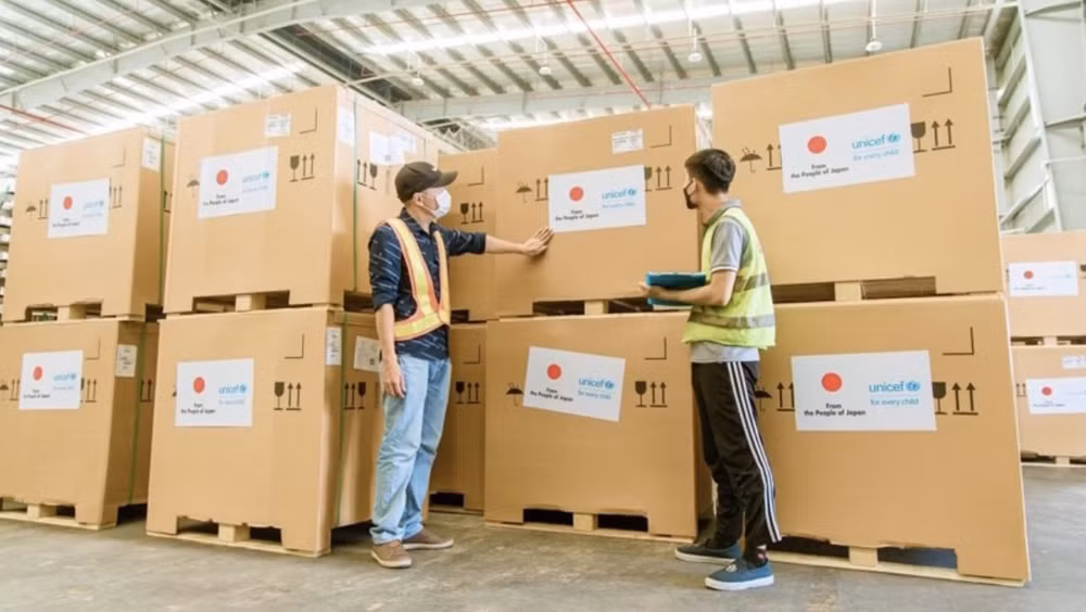 Vietnam recibe congeladores para vacunas donados por Estados Unidos ảnh 1