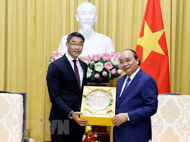 Presidente recibe a cónsul honorario de Vietnam en Suiza ảnh 1