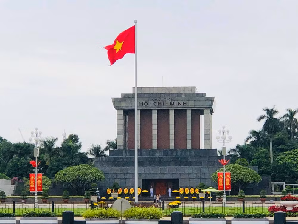 Suspenden visitas al Mausoleo del Presidente Ho Chi Minh por mantenimiento ảnh 1 Suspenden visitas al Mausoleo del Presidente Ho Chi Minh por mantenimiento ảnh 1