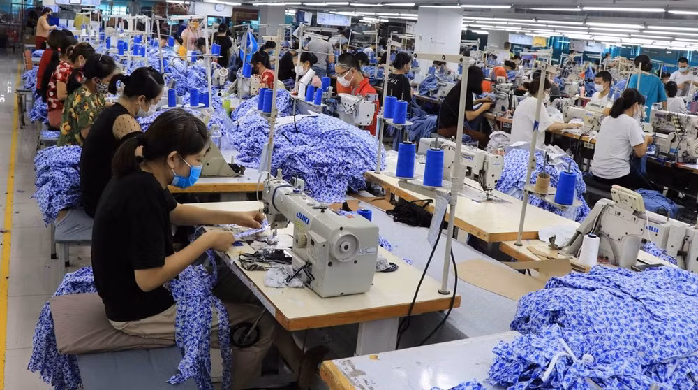 Seguro Social de Vietnam respalda a trabajadores afectados por la COVID-19 ảnh 1 Seguro Social de Vietnam respalda a trabajadores afectados por la COVID-19 ảnh 1