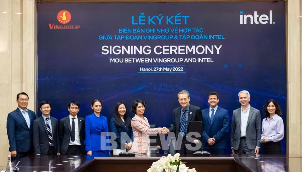 Vingroup e Intel firman cooperación estratégica para desarrollar tecnologías avanzadas ảnh 1