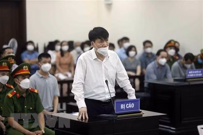 Condenan a exviceministro de Salud de Vietnam a cuatro años de cárcel ảnh 1 Condenan a exviceministro de Salud de Vietnam a cuatro años de cárcel ảnh 1