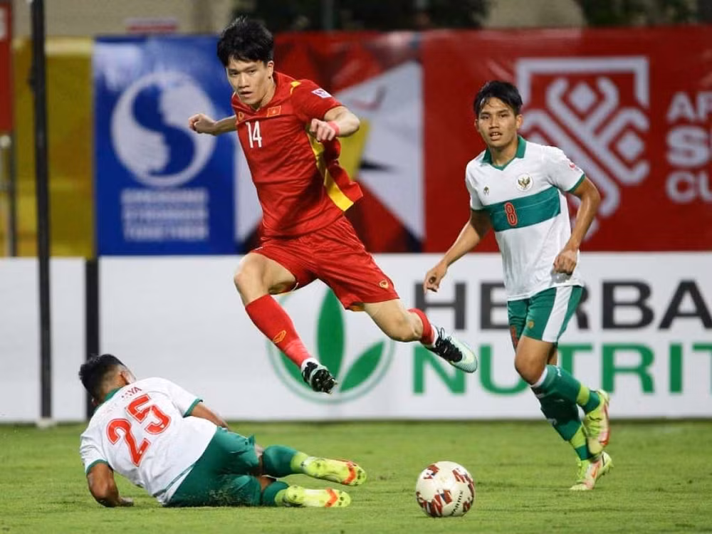 Periódico indonesio aprecia al mediocampista Hoang Duc de Vietnam ảnh 1