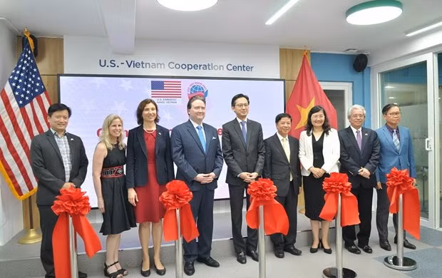 Inauguran en Hanoi Centro de Cooperación Vietnam- Estados Unidos ảnh 1 Inauguran en Hanoi Centro de Cooperación Vietnam- Estados Unidos ảnh 1