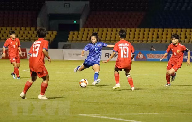 SEA Games 31: Tailandia derrota 5-0 a Laos y avanza a las semifinales del fútbol femenino ảnh 1