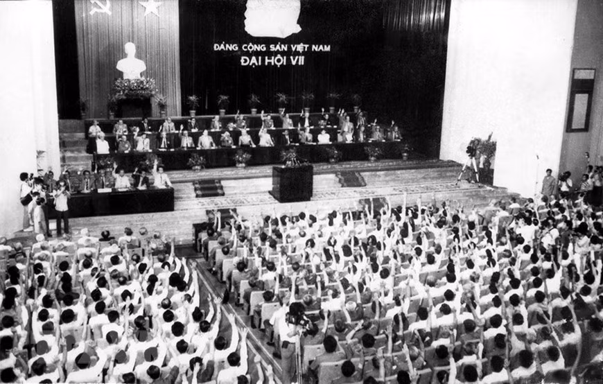 VII Congreso Nacional del Partido: Impulsar renovación integral, llevar el país por el camino del socialismo ảnh 1