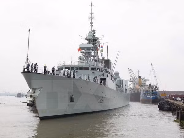 Buque naval de Canadá arriba Ciudad Ho Chi Minh ảnh 1 Buque naval de Canadá arriba Ciudad Ho Chi Minh ảnh 1