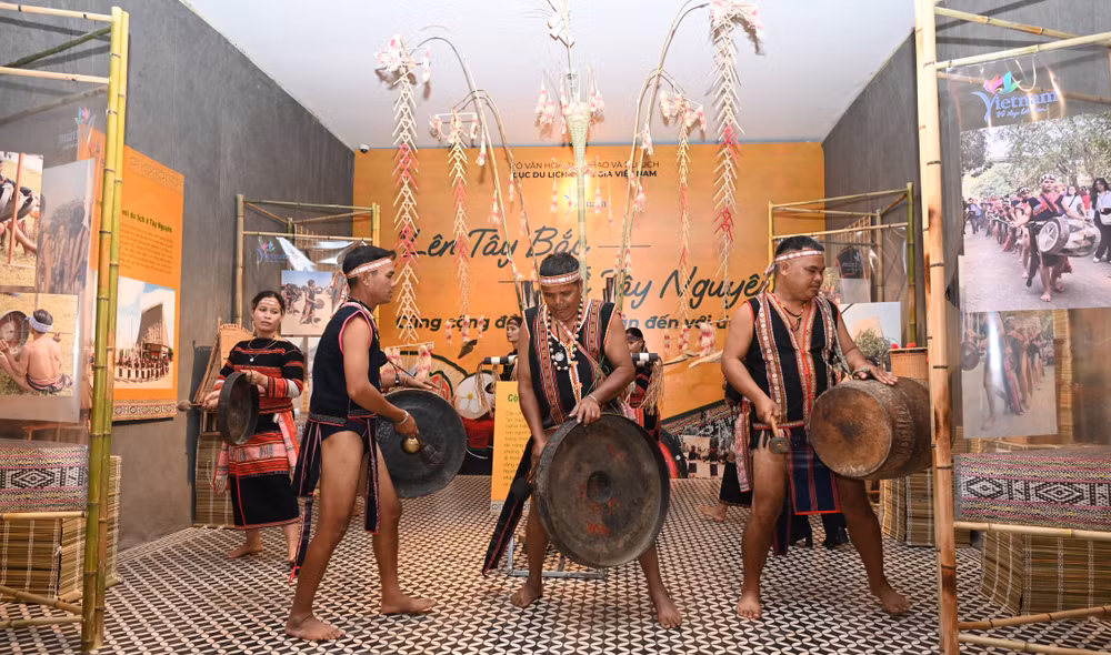 Vietnam exhibe valores especiales del patrimonio mundial ảnh 3