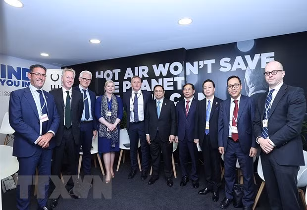 Premier de Vietnam se reúne con líderes de grandes grupos económicos en Reino Unido ảnh 2