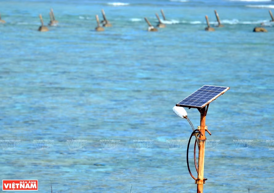 Desarrollan energías limpias en la isla vietnamita de Phan Vinh ảnh 3