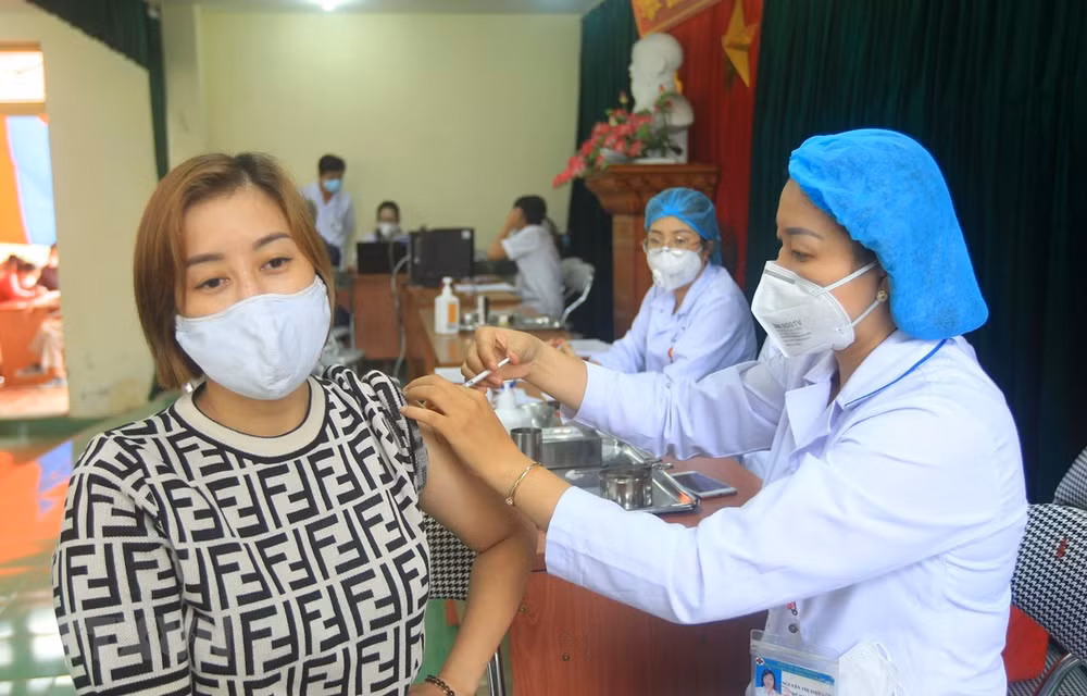 Vietnam registra siete mil 491 nuevos casos del COVID-19 ảnh 1