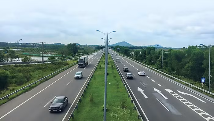 Laos estudia nueva carretera para conectar Vientiane con Vietnam ảnh 1 Laos estudia nueva carretera para conectar Vientiane con Vietnam ảnh 1