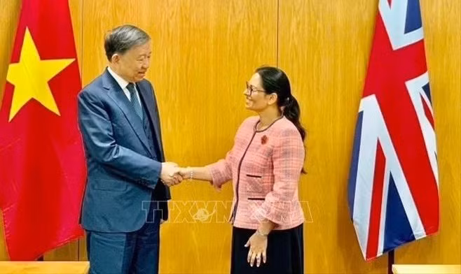 Vietnam concede importancia al desarrollo de las relaciones con Reino Unido ảnh 1