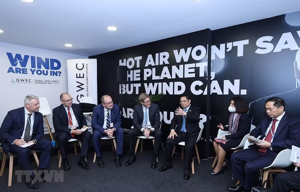 Premier de Vietnam se reúne con líderes de grandes grupos económicos en Reino Unido ảnh 1