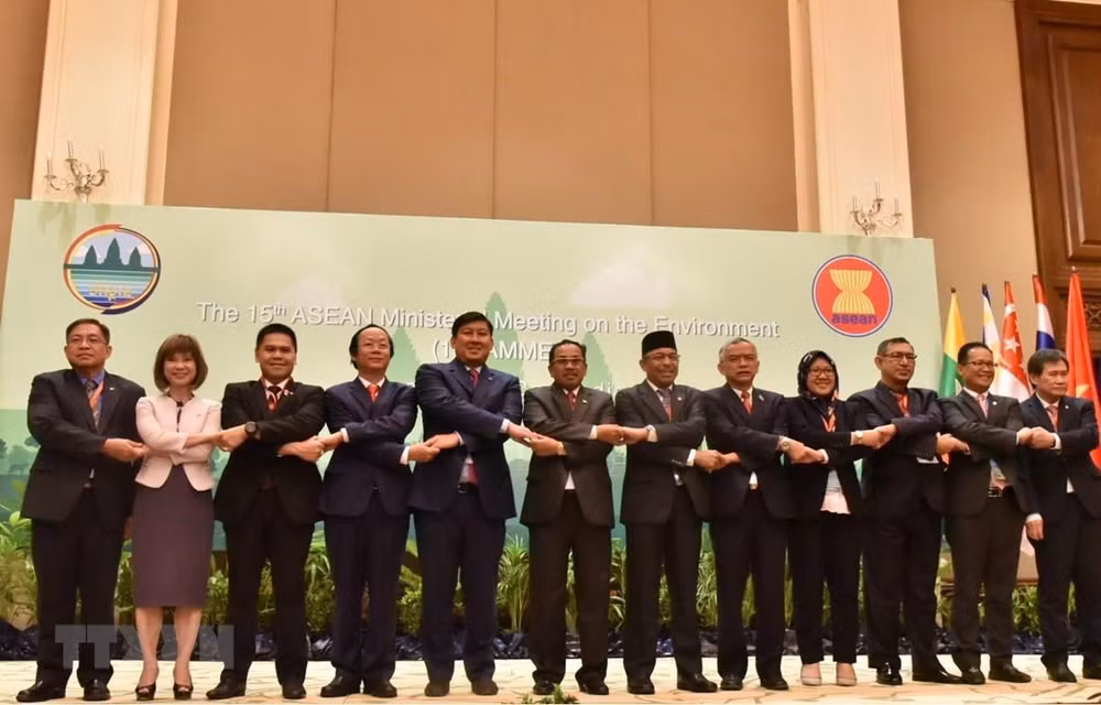 Países de la ASEAN por reforzar lucha contra contaminación del mar y aire ảnh 1