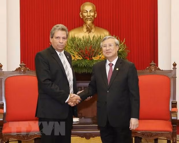 Vietnam hará todo lo posible para cimentar los lazos con Cuba ảnh 1