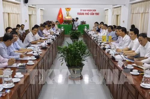 Exhortan a ciudad vietnamita a abrir más vuelos internacionales para atraer inversiones ảnh 1 Exhortan a ciudad vietnamita a abrir más vuelos internacionales para atraer inversiones ảnh 1