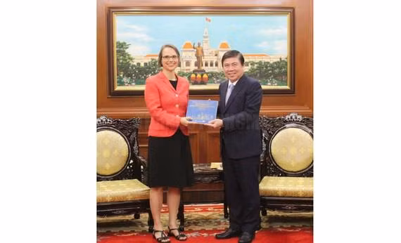 Ciudad vietnamita promete condiciones favorables para inversiones de empresas alemanas ảnh 1