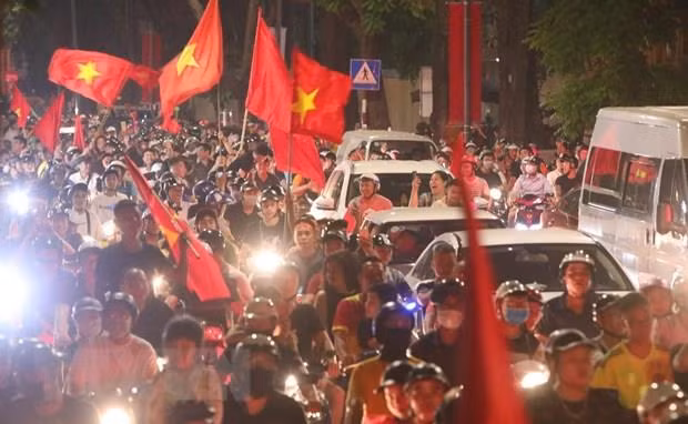 Alaba la prensa asiática victoria de selección de fútbol de Vietnam ante Malasia ảnh 1