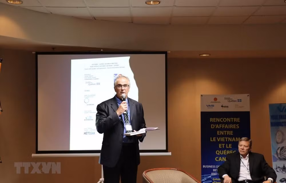 Intensifica Vietnam y provincia canadiense cooperación en industria auxiliar ảnh 1