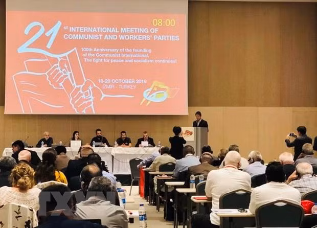 Comprometido Vietnam a fortalecer nexos con partidos comunistas y obreros ảnh 1 Comprometido Vietnam a fortalecer nexos con partidos comunistas y obreros ảnh 1