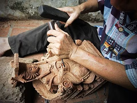 Apoyan jóvenes vietnamitas la preservación de oficios tradicionales ảnh 1