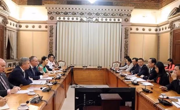Realizará Ciudad Ho Chi Minh mesa redonda con inversores británicos ảnh 1