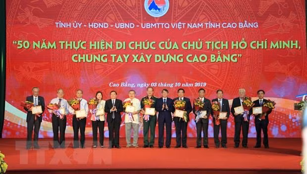Pide a provincia vietnamita de Cao Bang convertir turismo en sector líder ảnh 1