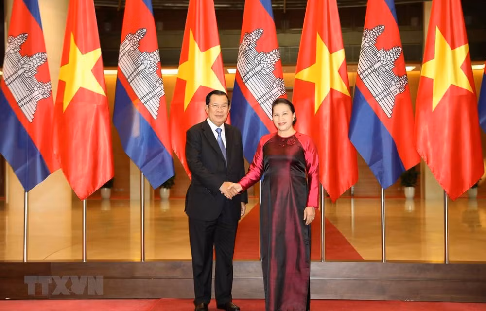 Fomentan Vietnam y Camboya sus relaciones de solidaridad y cooperación ảnh 1