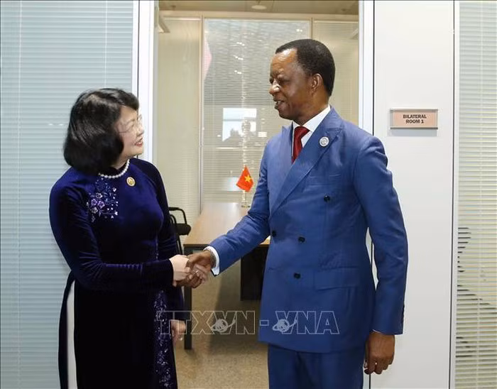 Vicepresidenta de Vietnam se reúne con dirigentes de Venezuela y Corea del Norte al margen de MNOAL ảnh 3