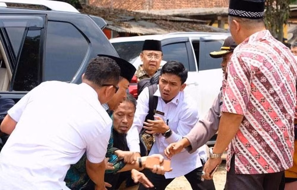 Indican en Indonesia relación con el EI de los responsables de atentado contra ministro ảnh 1
