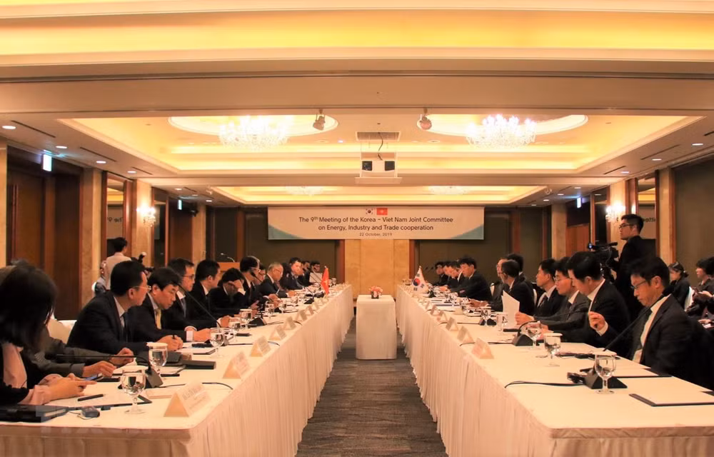 Impulsan Vietnam y Corea del Sur cooperación en energía, industria y comercio ảnh 1