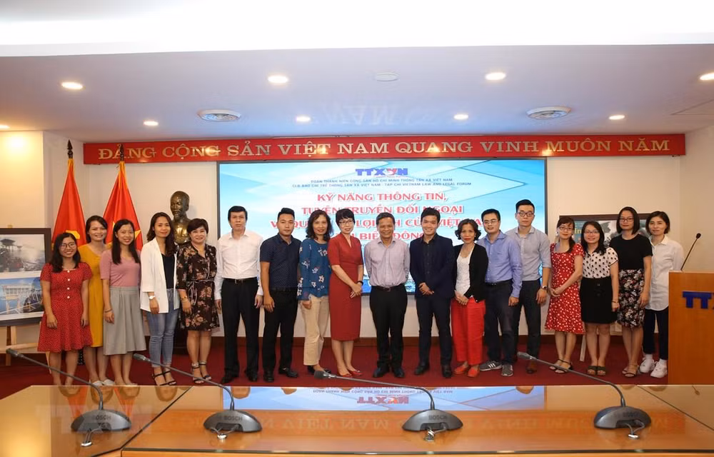 Fortalece la VNA divulgación sobre derechos e intereses de Vietnam en Mar del Este ảnh 1