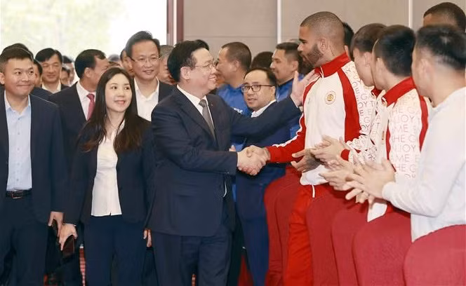 Presidente de Parlamento vietnamita visita provincia de Hung Yen ảnh 1 Presidente de Parlamento vietnamita visita provincia de Hung Yen ảnh 1