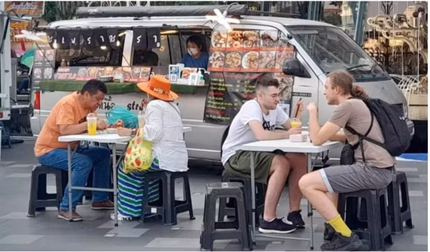 Tailandia desarrolla camiones de comida como nueva tendencia turística ảnh 1
