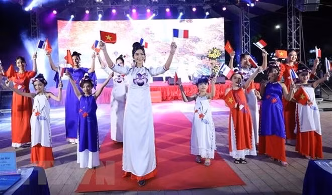 Efectúan Festival Francófono en ciudad vietnamita de Can Tho ảnh 1 Efectúan Festival Francófono en ciudad vietnamita de Can Tho ảnh 1