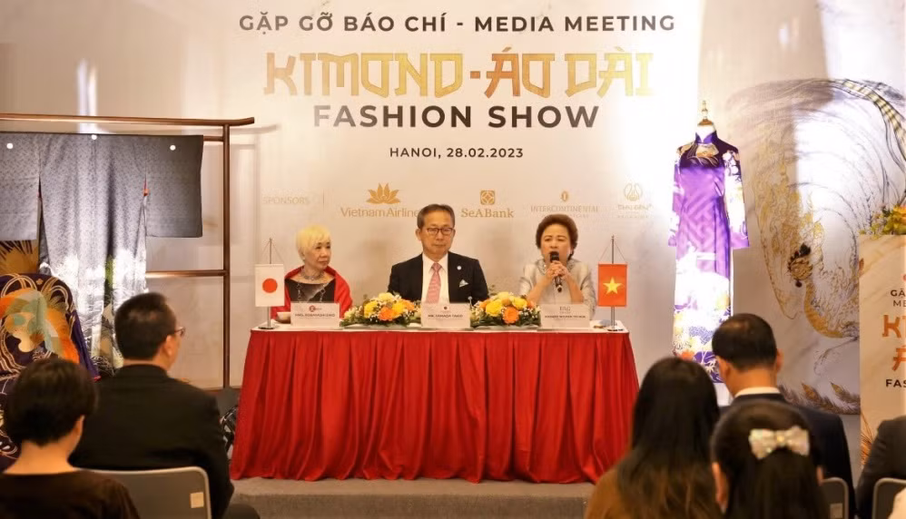 Desfile de moda en Hanoi resalta relaciones Vietnam - Japón ảnh 1 Desfile de moda en Hanoi resalta relaciones Vietnam - Japón ảnh 1