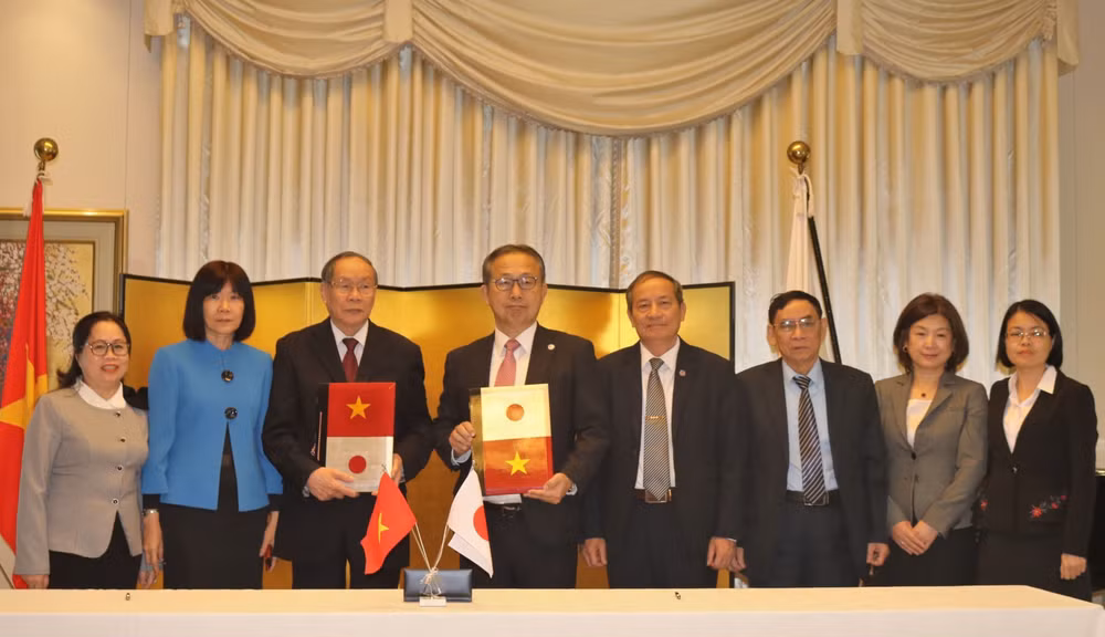 Japón otorga 1,38 millones de dólares para nueve proyectos en Vietnam ảnh 1 Japón otorga 1,38 millones de dólares para nueve proyectos en Vietnam ảnh 1