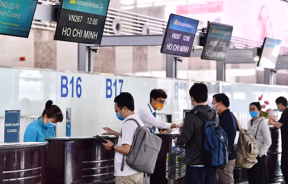 Vietnam busca acelerar la recuperación del transporte aéreo ảnh 2