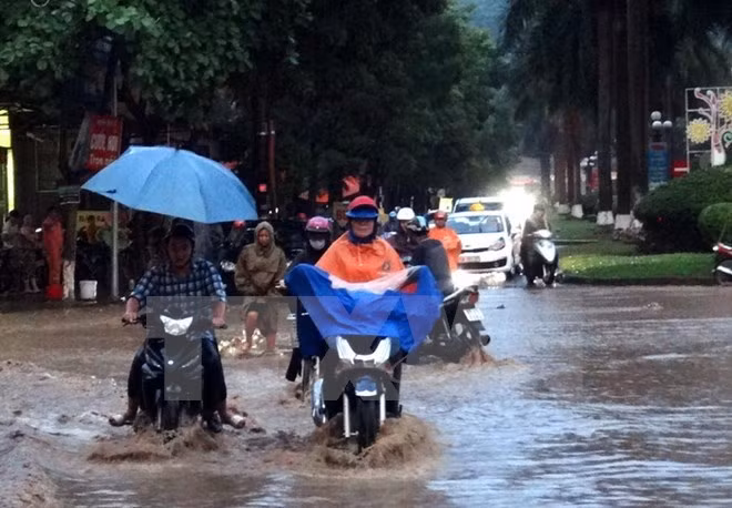 Pronostican continuo aguacero en las regiones norteñas de Vietnam ảnh 1