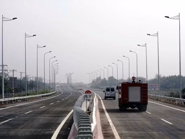 Inversión millones para la construcción de autopista Dau Giay - Tan Phu ảnh 1