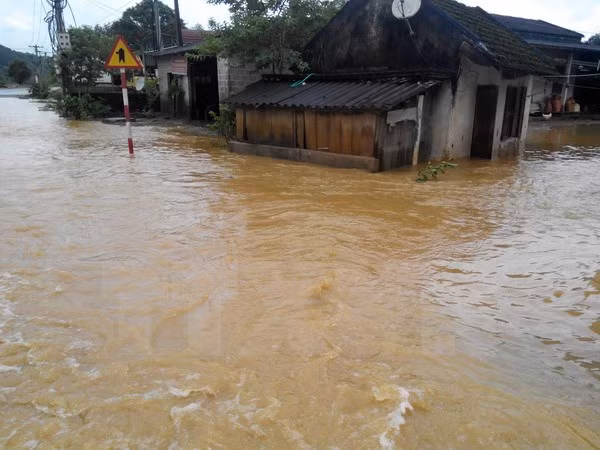 Al menos seis muertos y un desaparecido por lluvias torrenciales en norte de Vietnam ảnh 1
