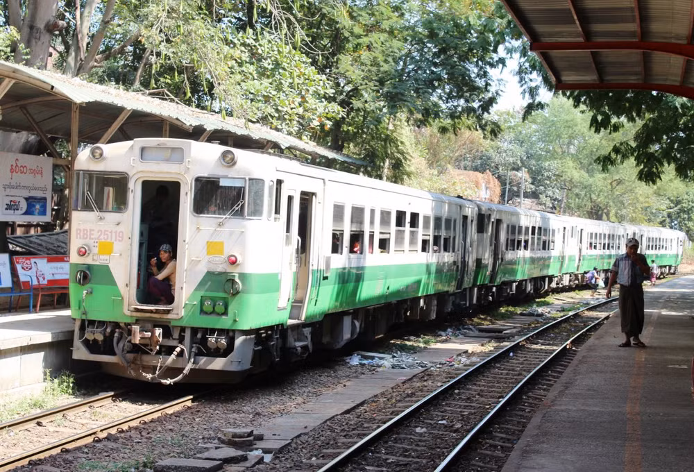 Myanmar invitará a inversores a participar en licitación por mejorar línea ferroviaria Rangún-Pyay ảnh 1