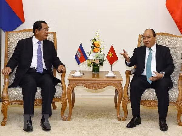 Premieres de Vietnam y Camboya reiteran compromisos de profundizar nexos ảnh 1 Premieres de Vietnam y Camboya reiteran compromisos de profundizar nexos ảnh 1