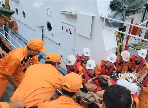 Vietnam rescata a cuatro marineros filipinos ảnh 1