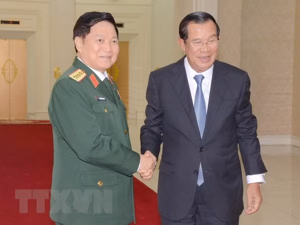 Cooperación en defensa, pilar de los lazos entre Vietnam y Camboya ảnh 1
