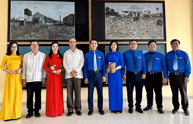 Jóvenes vietnamitas y cubanos fortalecen solidaridad y cooperación ảnh 1