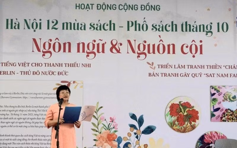 Efectúan en Hanoi actividades comunitarias de libros ảnh 1